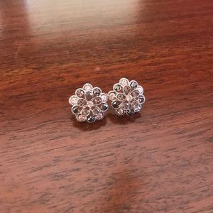 Silver rhinestone flower stud earrings - Forever21